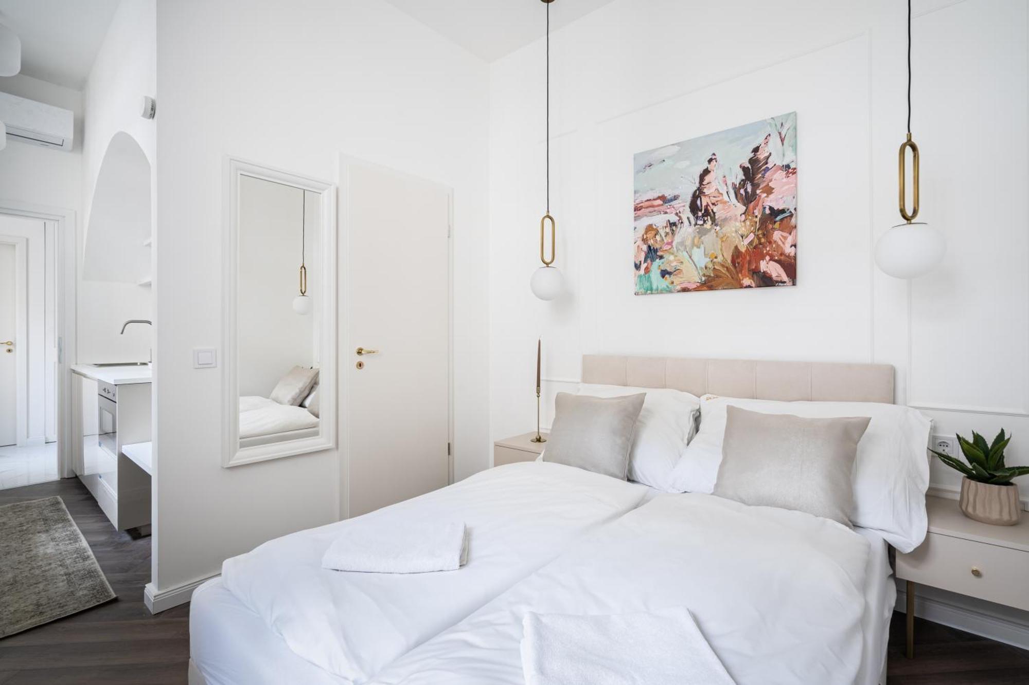 E13 - Grand Boulevard Heritage Suite - Best Location By Bqa Budapest Habitación foto
